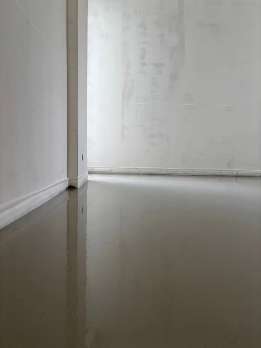Wylewki betonowe - Kiedy można chodzić po świeżej wylewce